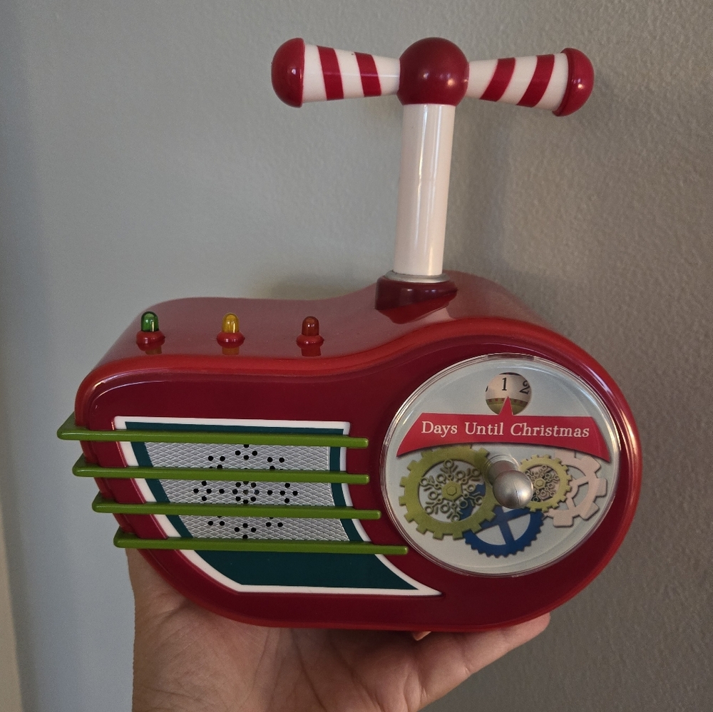 Hallmark North Pole Santa Treeluminator